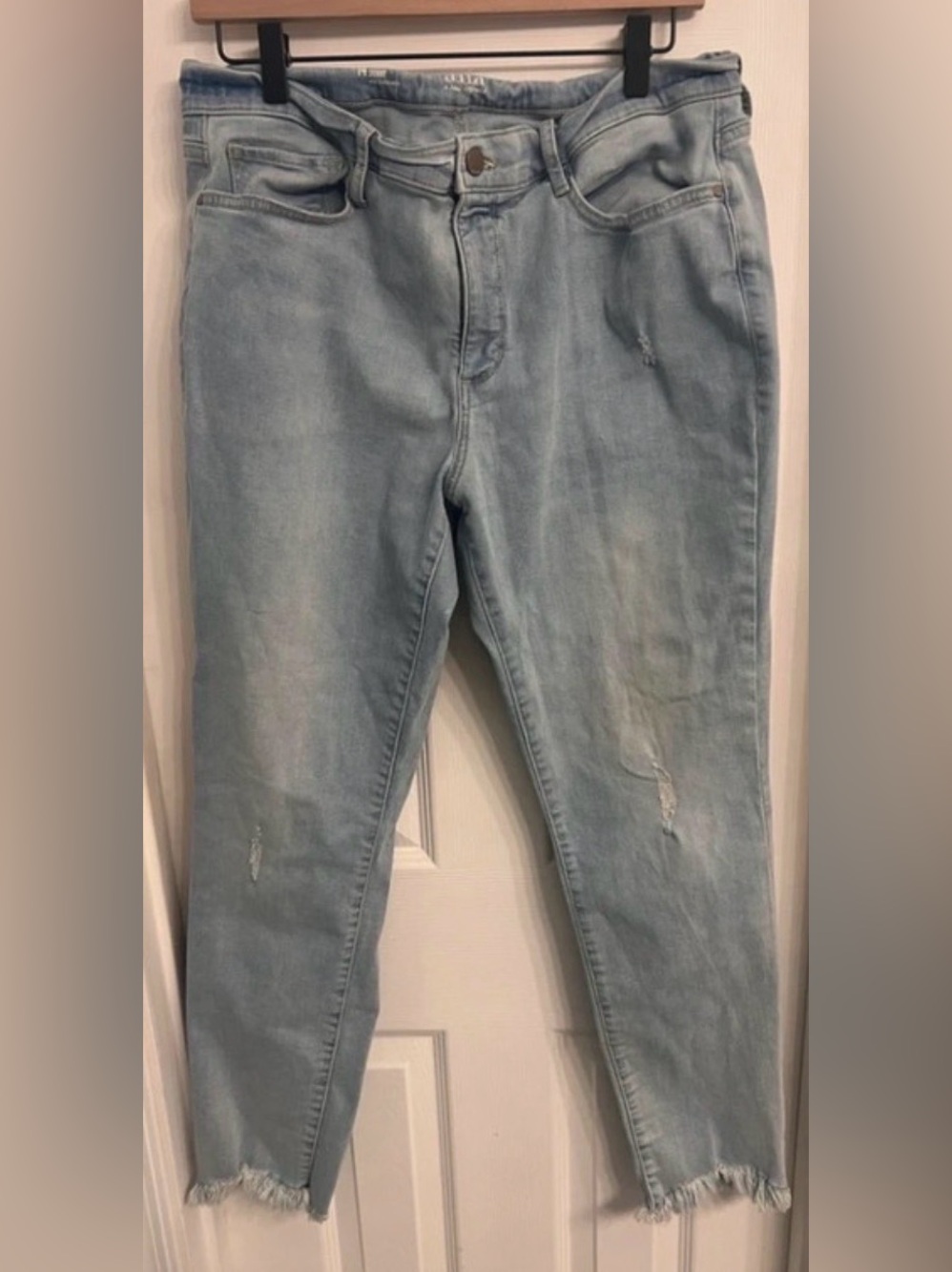 a.n.a Light Wash High Rise Skinny Jeans with Frayed Hem